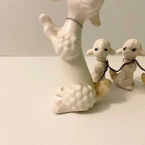 Vintage Poodle Dog Family 4 Pups On Chains Figurine Missing Hair - Picture 3 of 16
